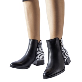 Botins pretos com isolamento e padrão zebra, Olindo
