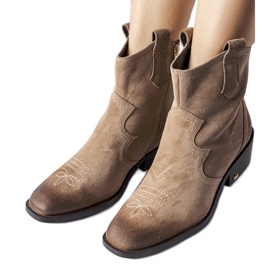 Botins de couro bege com salto baixo Karino Botins de couro bege com salto baixo Karino