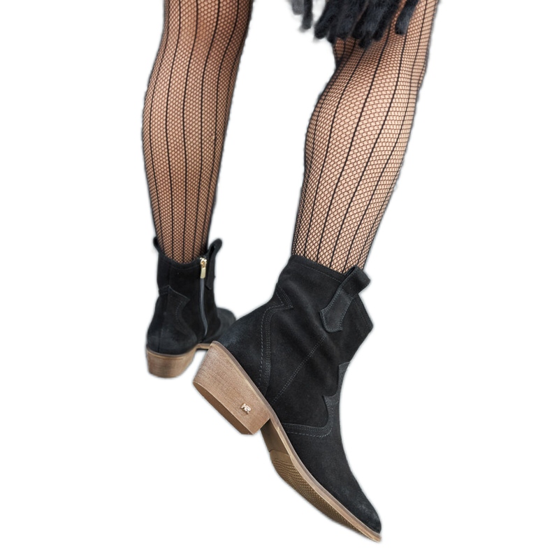 Botins Karino de couro preto com salto baixo