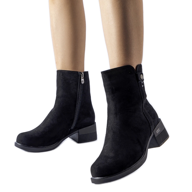 Botas isoladas pretas da Faustin preto