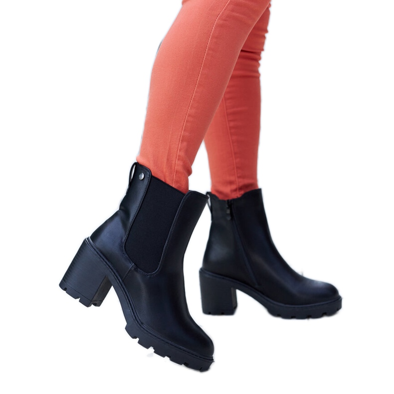 Botins clássicos de salto alto Caio com isolamento preto