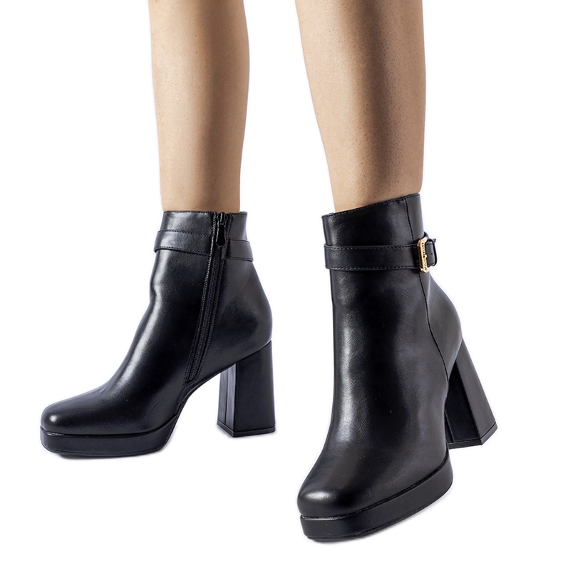 Botins clássicos de salto alto Caio com isolamento preto