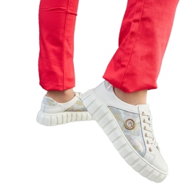 Tênis de couro bege com strass Tênis de couro bege com strass