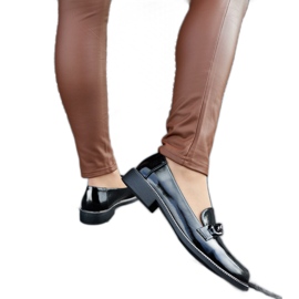 Mocassins pretos envernizados com fivela Mocassins pretos envernizados com fivela