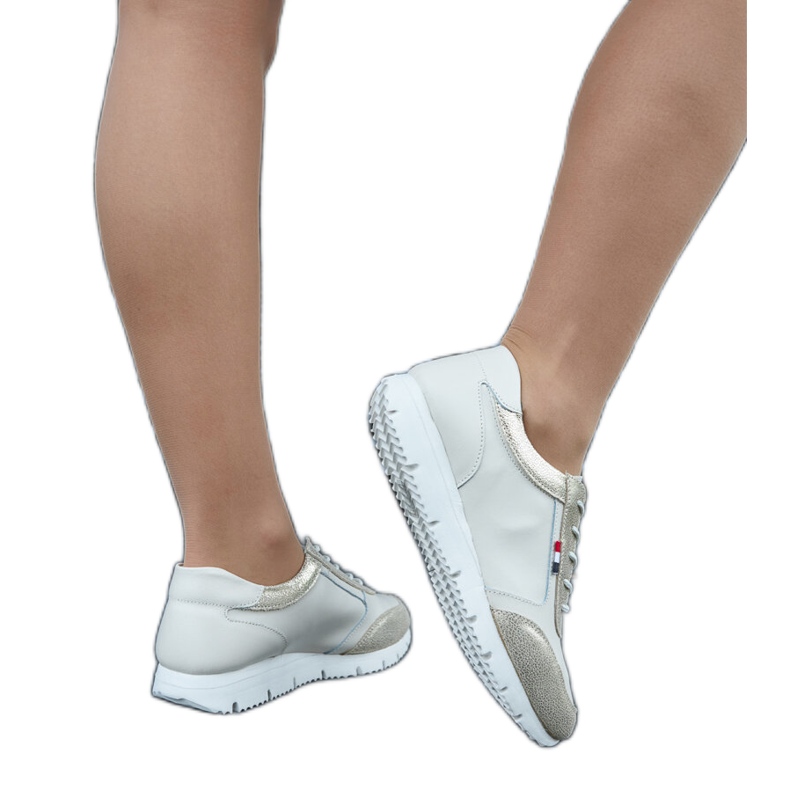 Tênis feminino de couro bege Adelfo