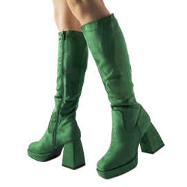 Botas verdes quentes com enorme salto Fantino