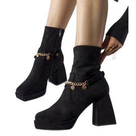 Botins pretos com isolamento e pingente Salvadore Botins pretos com isolamento e pingente Salvadore