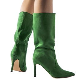 Botas verdes com isolamento e salto alto da Rosaria Botas verdes com isolamento e salto alto da Rosaria