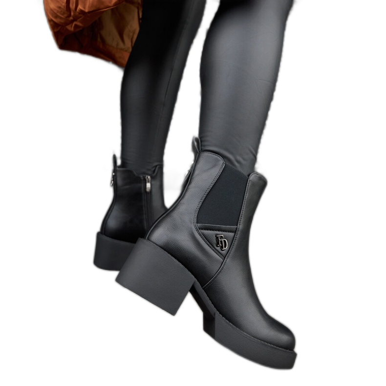 Botins pretos com isolamento e bloco Albert