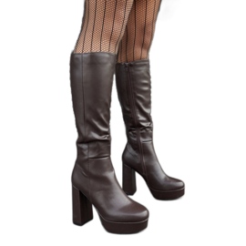 Botas marrons com plataforma e salto da Zoccorino castanho marrom