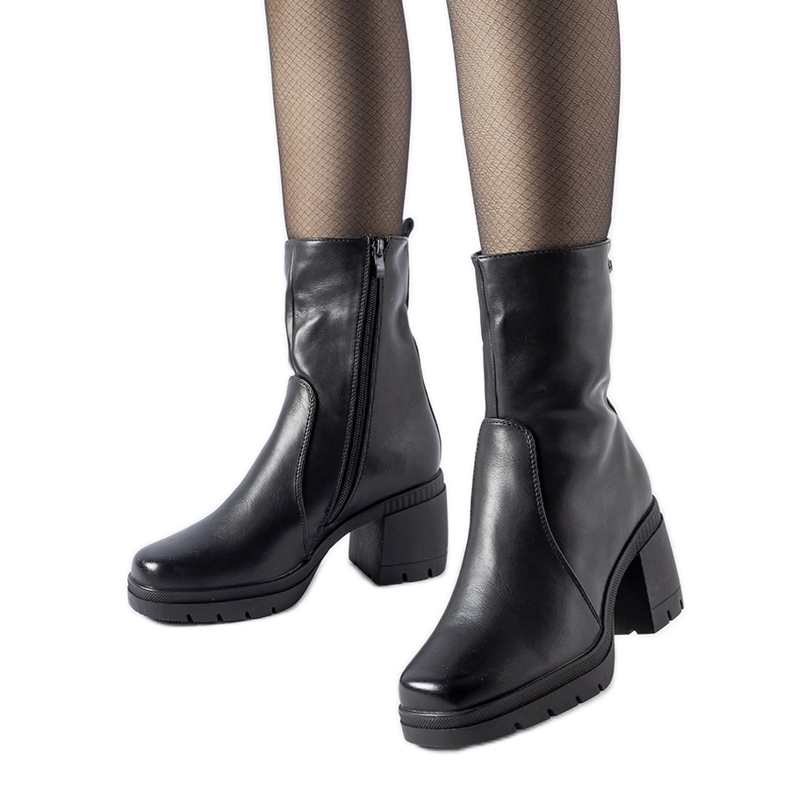 Botins com isolamento preto da Agordino