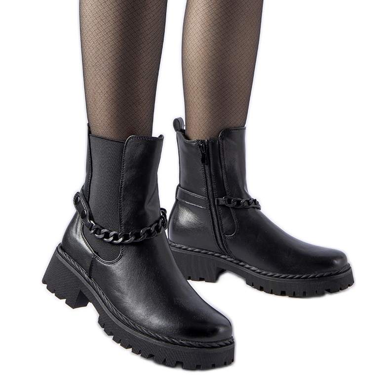 Botins pretos com isolamento e corrente Tiziano