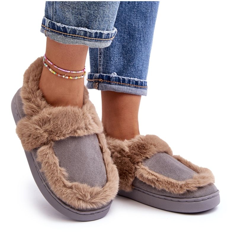 Chinelos femininos com pelo cinza Sailey Chinelos femininos com pelo cinza Sailey