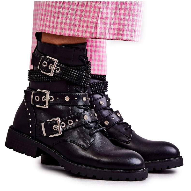 Botins femininos de couro com tiras decorativas preto