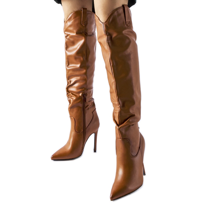 Botas marrons com salto alto da Cerati castanho