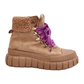 Botas Trapper isoladas Ralotta marrons com sola grossa marrom