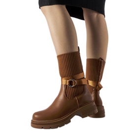 Botins com meia isolada marrom da Picker castanho