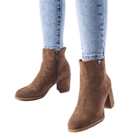 Botas marrons com salto baixo, camurça ecológica Risano marrom