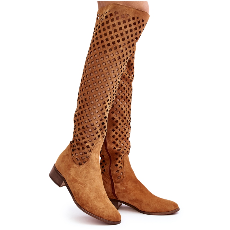 Botas Camel Arinna de camurça com padrão vazado castanho