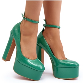 Sapatos laqueados em plataforma enorme e salto agulha, Green Ninames verde