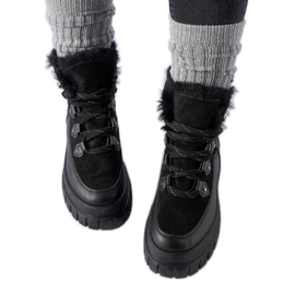 Botins pretos com sola Cervantes maciça