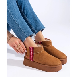 Botas femininas de neve em camurça camelo Shelovet marrom