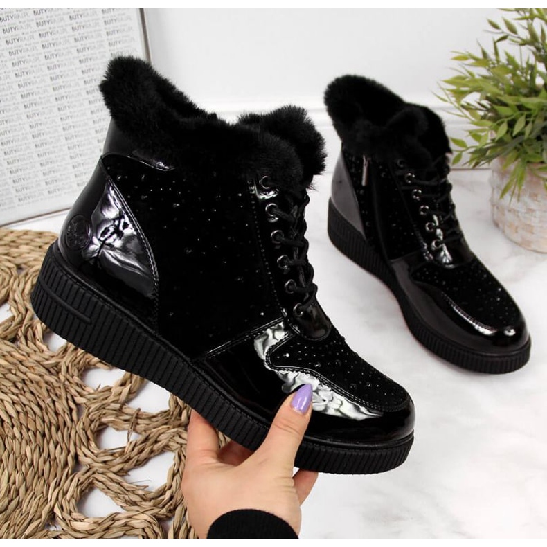 Botas isoladas de couro na plataforma Rieker W 93312, pretas preto