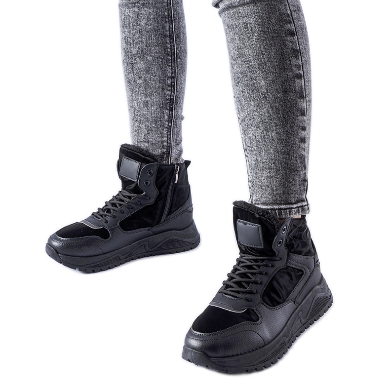 Tênis alto Malles com isolamento preto