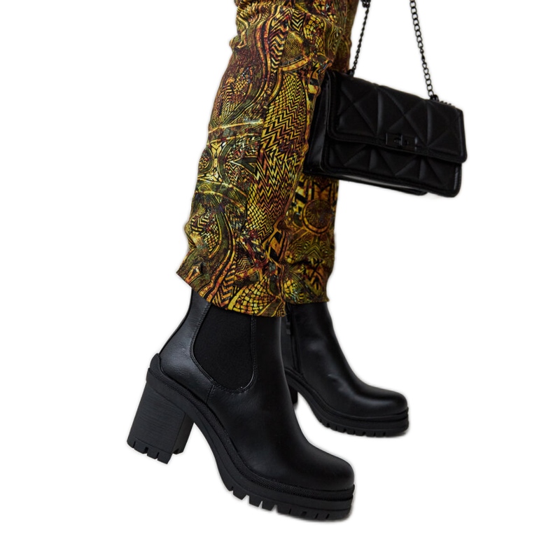 Botins pretos de salto baixo da Layman