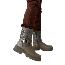 Botins verdes com isolamento e tira decorativa Lido