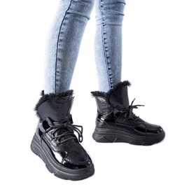 Botas de neve Stringer pretas com isolamento e patente preto
