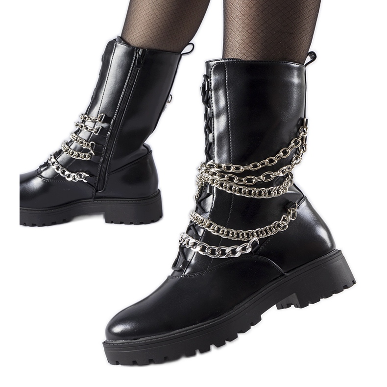 Botins pretos com isolamento e corrente Carroll