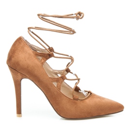 Cink Me Pinos com encadernação marrom