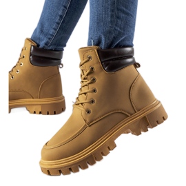 Trabalhadores Conroe marrons, isolados e foscos marrom