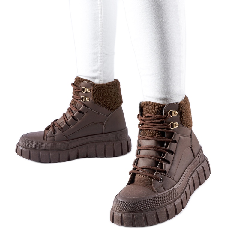 Tênis Adamsville com isolamento marrom castanho