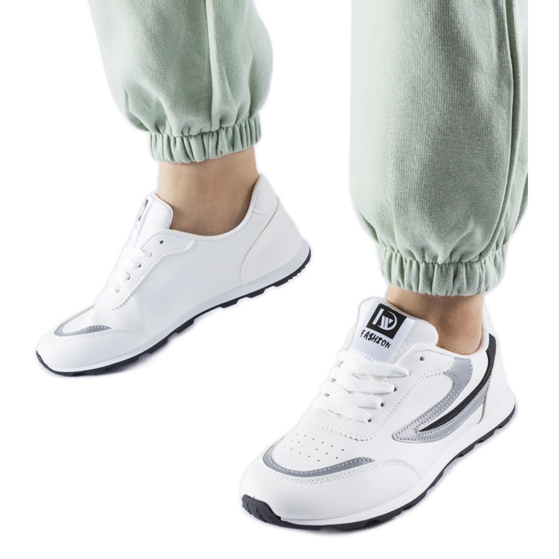 Tênis esportivo branco Cogliandrino