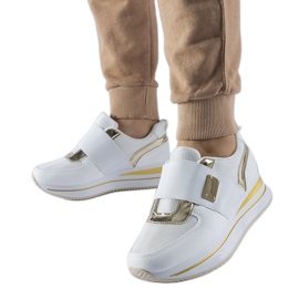 Tênis slip-on branco com plataforma Sages