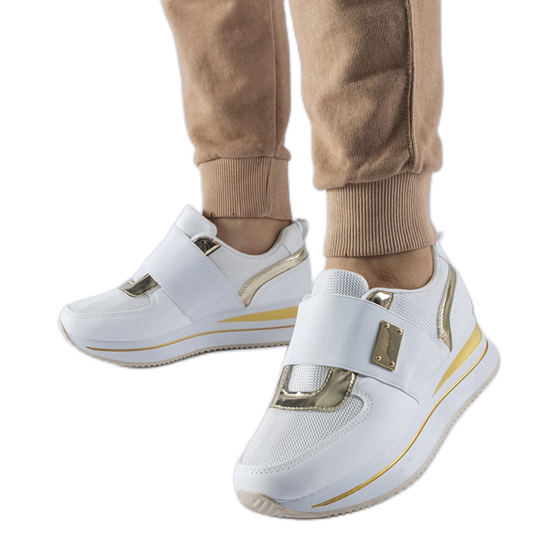 Tênis slip-on branco com plataforma Sages Tênis slip-on branco com plataforma Sages