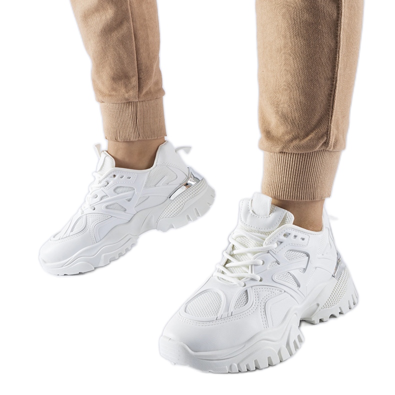 Tênis esportivo branco Cislago