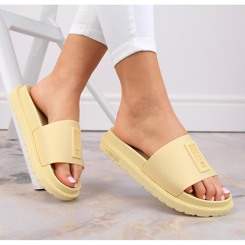 Chinelos plataforma amarelos femininos Big Star LL274427