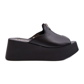 Chinelos femininos Zazoo 2916 em uma plataforma enorme com zíper, preto