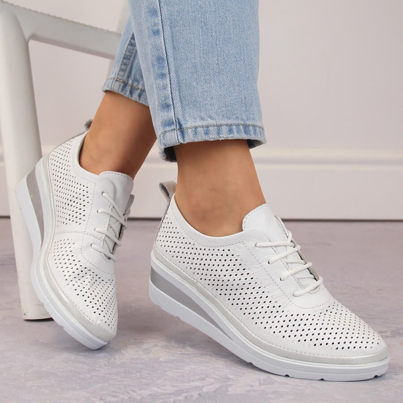 Sapatos esportivos femininos de couro com aberturas, branco, T.Sokolski W24-150