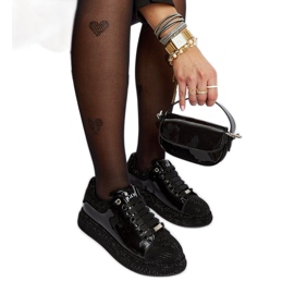 Tênis Goe NN2N4010 preto com strass