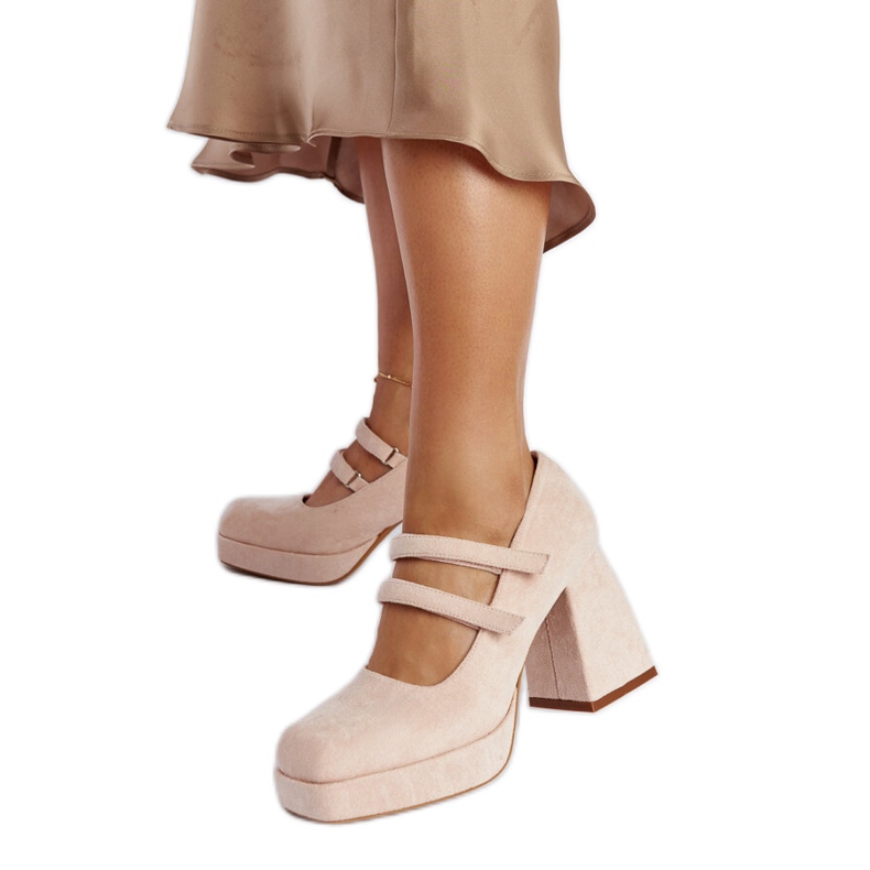 Sapatos rosa claro com salto bloco enorme Cher