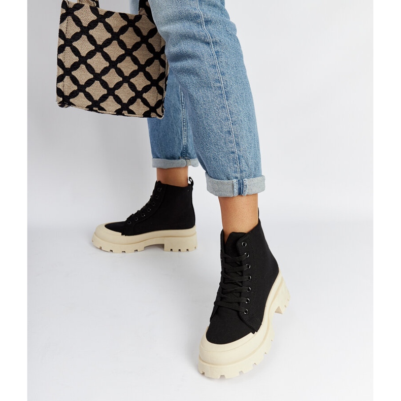 Botins pretos leves Obispo