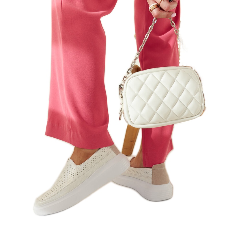 Os sapatos prateados da Marcie prata