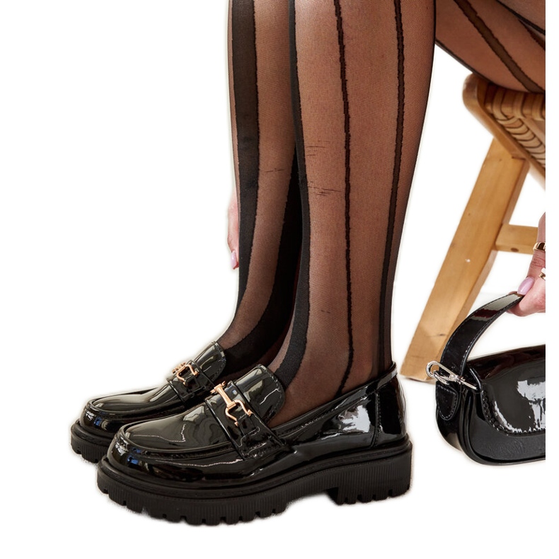Mocassins pretos envernizados com fivela Barbara