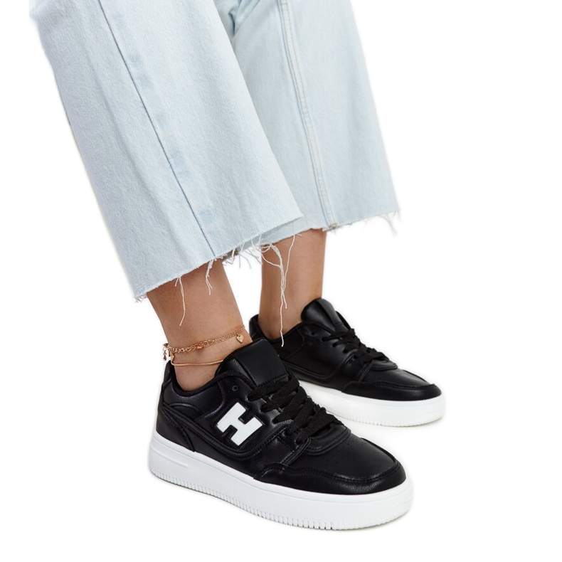 Tênis preto em plataforma Mentha branca