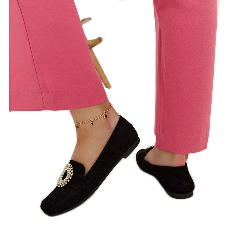 Mocassins pretos decorados com strass Celena