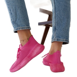 Tênis esportivo Roshni rosa escuro